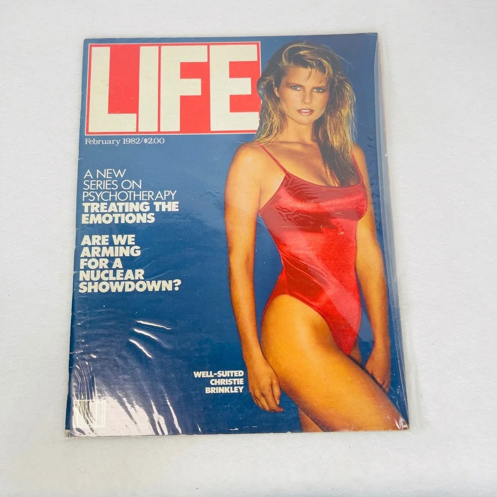Vintage LIFE Magazine February 1982 Christie Brinkley Red Swimsuit Canon Ad